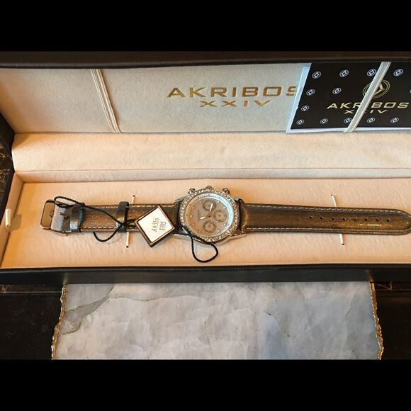 AKRIBOS XXIV Designer Metallic Watch - Picture 7 of 8